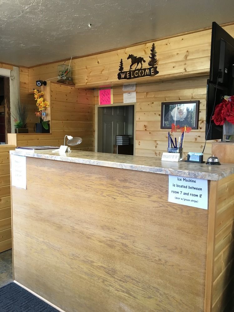 Eagle Crater Lake Inn Chemult Zewnętrze zdjęcie