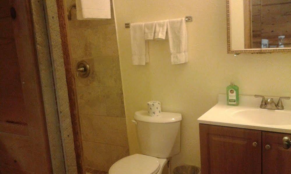 Eagle Crater Lake Inn Chemult Zewnętrze zdjęcie
